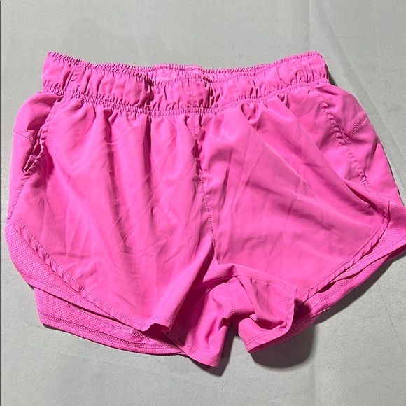 Pink athletic shorts - Picture 2 of 10